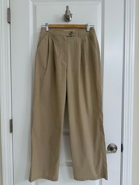 Women’s Classic Pleated Chino Pants - Tan